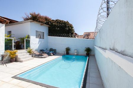Casa à venda com 350m², 4 quartos e 2 vagasPiscina