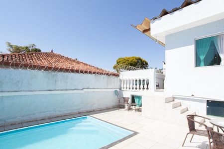 Casa à venda com 350m², 4 quartos e 2 vagasPiscina