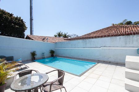 Casa à venda com 350m², 4 quartos e 2 vagasPiscina