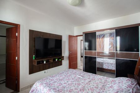 Casa à venda com 350m², 4 quartos e 2 vagasSuíte