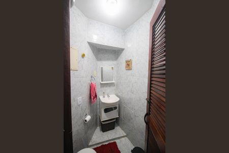 Lavabo de casa para alugar com 4 quartos, 170m² em Piam, Belford Roxo