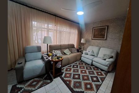 Casa à venda com 160m², 3 quartos e 4 vagasSala