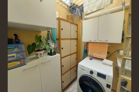 Casa à venda com 160m², 3 quartos e 4 vagasÁrea de Serviço