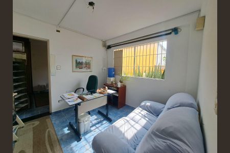 Casa à venda com 160m², 3 quartos e 4 vagasQuarto de Serviço