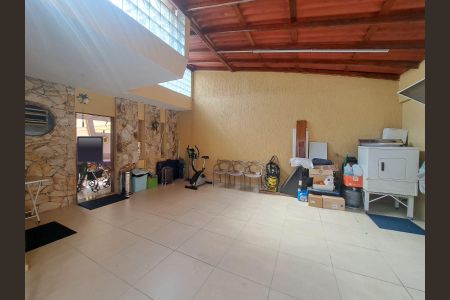 Casa à venda com 160m², 3 quartos e 4 vagasGaragem