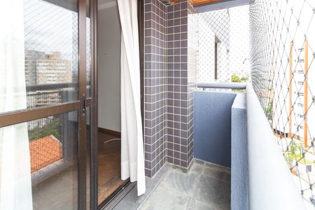 Apartamento à venda com 83m², 3 quartos e 2 vagasVaranda