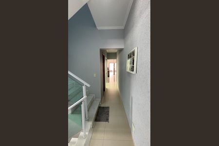 Casa à venda com 134m², 3 quartos e 2 vagas Casa à venda com 134m², 3 quartos e 2 vagasCorredor