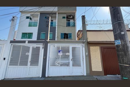 Casa à venda com 134m², 3 quartos e 2 vagas Casa à venda com 134m², 3 quartos e 2 vagasFachada