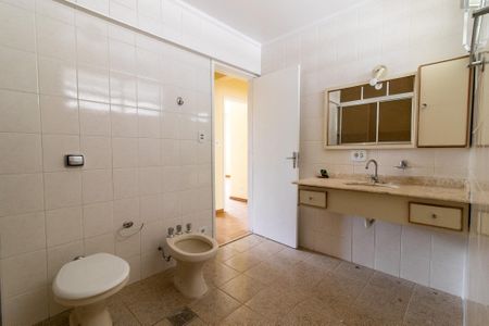 Apartamento para alugar com 124m², 2 quartos e sem vagaBanheiro