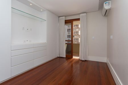 Apartamento à venda com 109m², 3 quartos e 1 vaga Apartamento à venda com 109m², 3 quartos e 1 vagaSuite