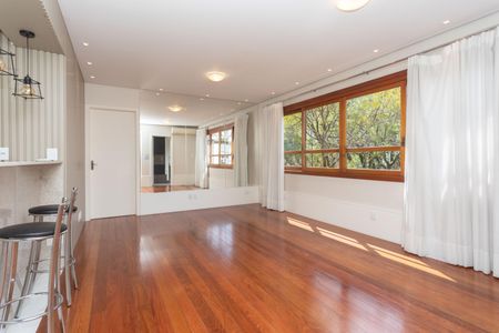 Sala de apartamento à venda com 3 quartos, 109m² em Petrópolis, Porto Alegre