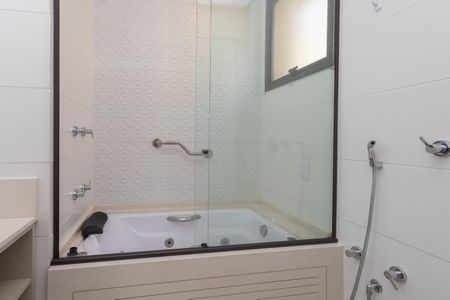 Apartamento à venda com 109m², 3 quartos e 1 vaga Apartamento à venda com 109m², 3 quartos e 1 vagaBanheiro da Suíte