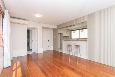 Sala de apartamento à venda com 3 quartos, 109m² em Petrópolis, Porto Alegre