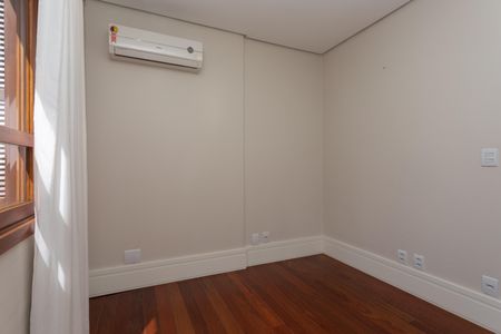 Apartamento à venda com 109m², 3 quartos e 1 vaga Apartamento à venda com 109m², 3 quartos e 1 vagaQuarto 1