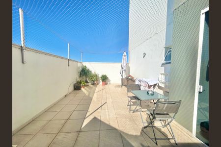 Apartamento à venda com 109m², 2 quartos e 1 vaga Apartamento à venda com 109m², 2 quartos e 1 vagaVaranda