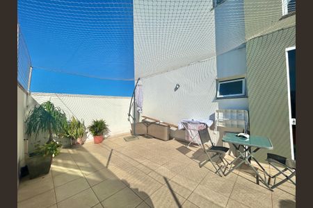 Apartamento à venda com 109m², 2 quartos e 1 vaga Apartamento à venda com 109m², 2 quartos e 1 vagaVaranda