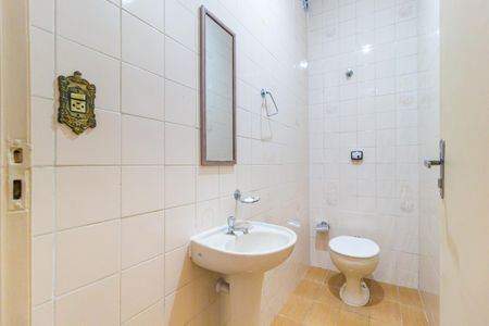 Casa à venda com 145m², 8 quartos e sem vaga Casa à venda com 145m², 8 quartos e sem vagaBanheiro 1