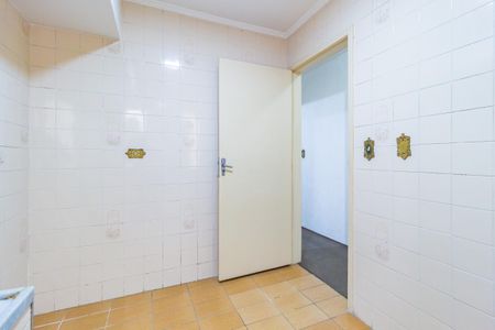 Casa à venda com 145m², 8 quartos e sem vaga Casa à venda com 145m², 8 quartos e sem vagaCozinha