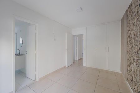 Apartamento para alugar com 157m², 3 quartos e sem vagaSuíte