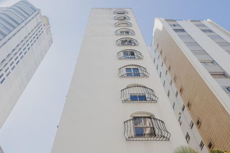 Apartamento para alugar com 157m², 3 quartos e sem vagaFachada