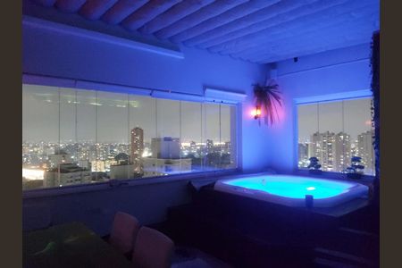 Apartamento à venda com 140m², 2 quartos e 3 vagasJACUZI