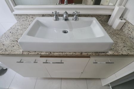 Apartamento para alugar com 217m², 3 quartos e 1 vagaBanheiro Suíte 2