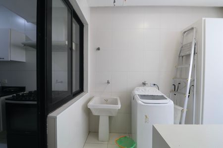 Apartamento para alugar com 217m², 3 quartos e 1 vagaÁrea de Serviço