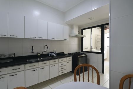 Apartamento para alugar com 217m², 3 quartos e 1 vagaCozinha