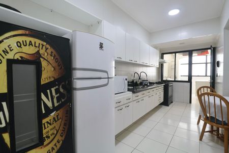 Apartamento para alugar com 217m², 3 quartos e 1 vagaCozinha