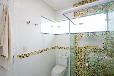 Casa à venda com 248m², 3 quartos e 4 vagasBanheiro da Suíte 3