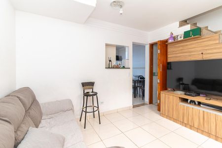 Sala de casa de condomínio à venda com 2 quartos, 75m² em Itaquera, São Paulo