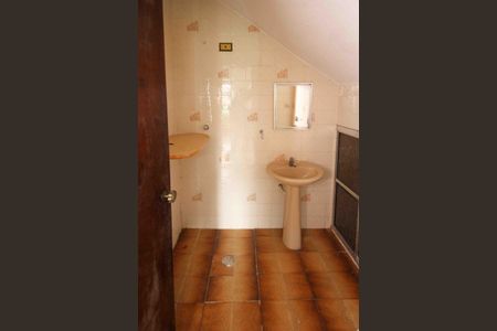 Casa à venda com 600m², 2 quartos e 2 vagasLavabo