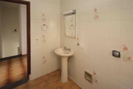 Casa à venda com 600m², 2 quartos e 2 vagasBanheiro