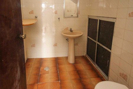 Casa à venda com 600m², 2 quartos e 2 vagasLavabo