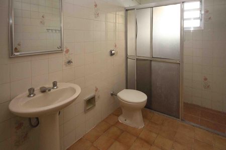 Casa à venda com 600m², 2 quartos e 2 vagasBanheiro