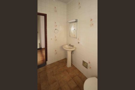 Casa à venda com 600m², 2 quartos e 2 vagasBanheiro