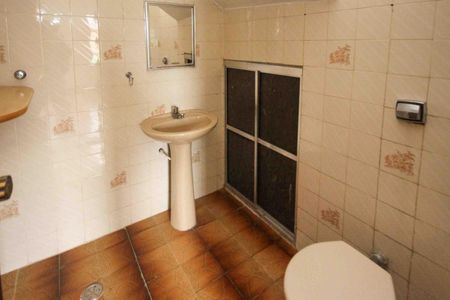 Casa à venda com 600m², 2 quartos e 2 vagasLavabo