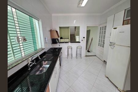 Casa à venda com 183m², 3 quartos e 4 vagas