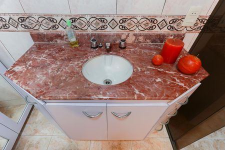 Apartamento à venda com 100m², 2 quartos e 2 vagas Apartamento à venda com 100m², 2 quartos e 2 vagasBanheiro da suíte