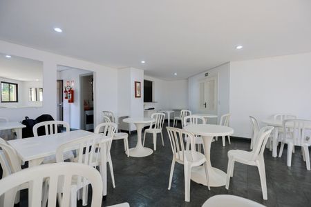 Apartamento à venda com 100m², 2 quartos e 2 vagas Apartamento à venda com 100m², 2 quartos e 2 vagasÁrea comum - Salão de festas