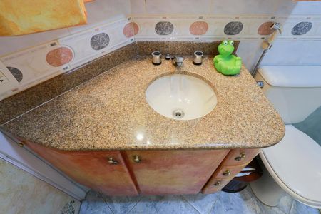 Apartamento à venda com 100m², 2 quartos e 2 vagas Apartamento à venda com 100m², 2 quartos e 2 vagasBanheiro social