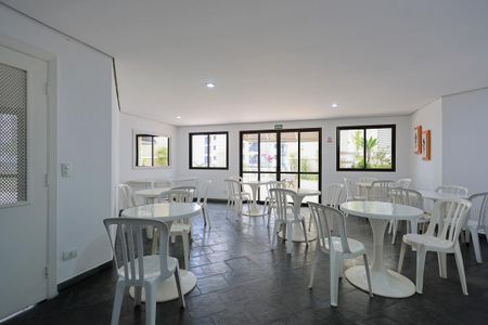 Apartamento à venda com 100m², 2 quartos e 2 vagas Apartamento à venda com 100m², 2 quartos e 2 vagasÁrea comum - Salão de festas