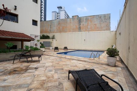 Apartamento à venda com 100m², 2 quartos e 2 vagas Apartamento à venda com 100m², 2 quartos e 2 vagasÁrea comum - Piscina