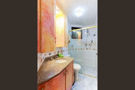 Apartamento à venda com 100m², 2 quartos e 2 vagas Apartamento à venda com 100m², 2 quartos e 2 vagasBanheiro social