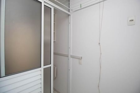 Apartamento à venda com 65m², 2 quartos e 1 vagaÁrea de Serviço