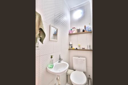 Casa à venda com 110m², 3 quartos e sem vagaLavabo