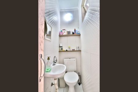 Casa à venda com 110m², 3 quartos e sem vagaLavabo