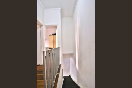 Casa à venda com 110m², 3 quartos e sem vagaEscada