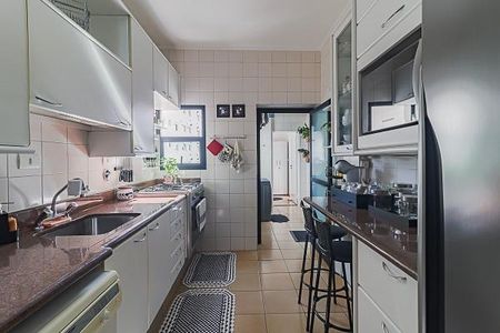 Apartamento à venda com 218m², 3 quartos e 3 vagas
