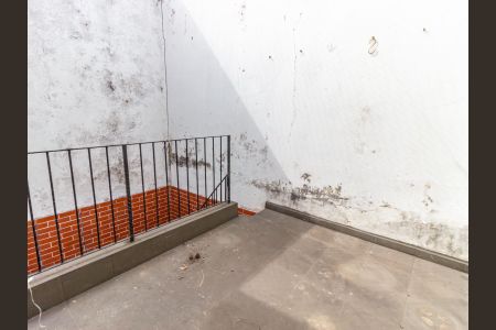 Casa à venda com 110m², 2 quartos e sem vaga Casa à venda com 110m², 2 quartos e sem vagaTerraço